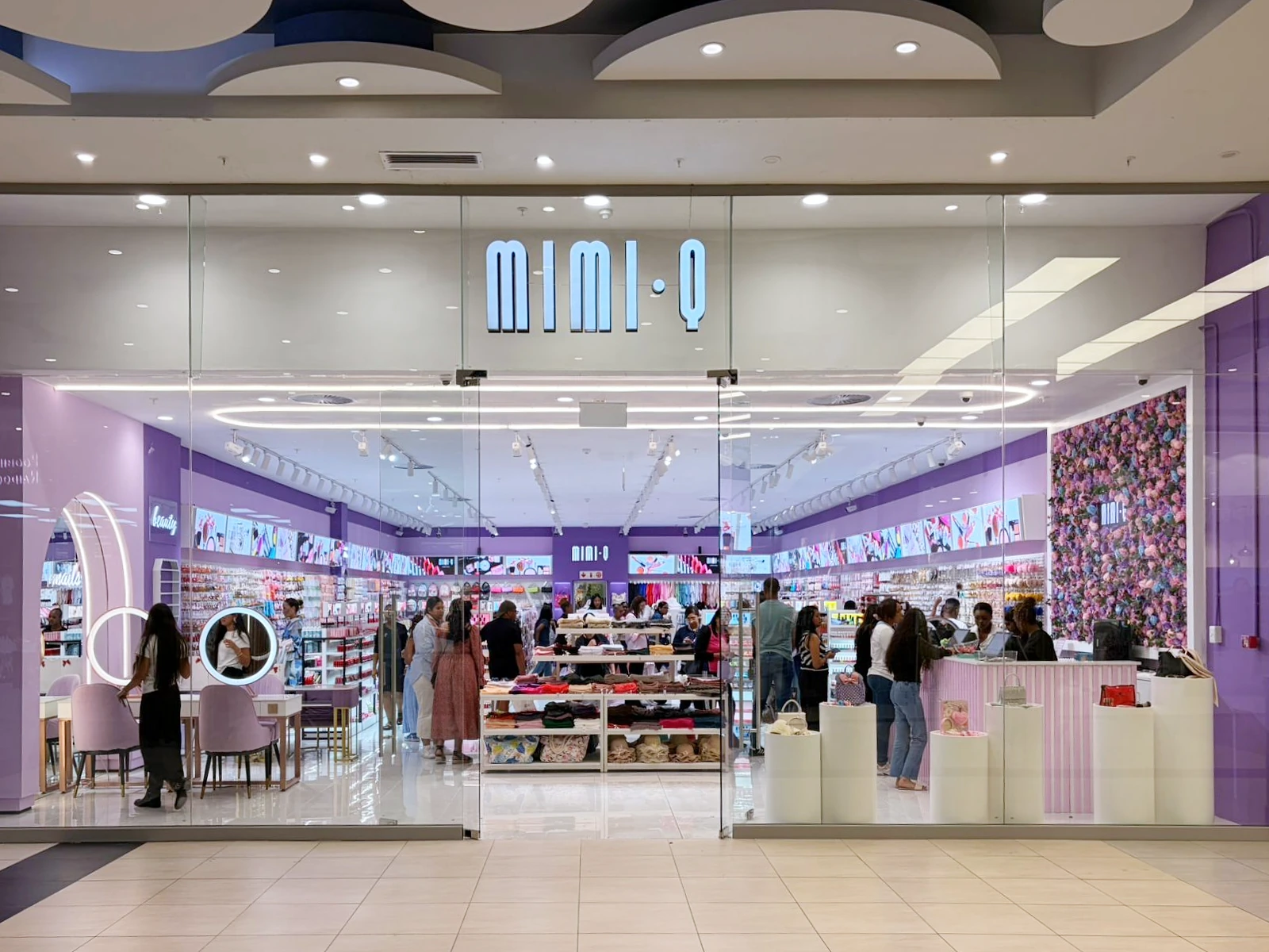 MIMIQ Gateway storefront and interior